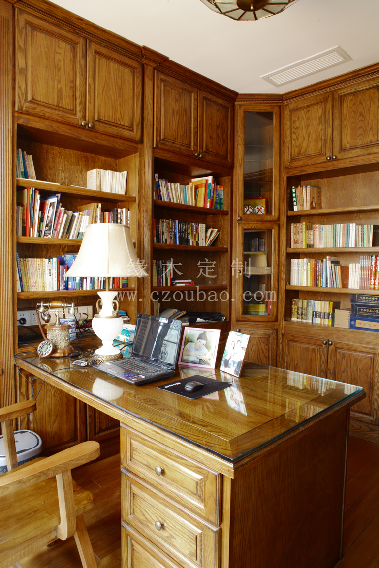 wood study room